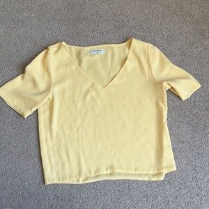 Aritzia Babaton Soft Yellow V-Neck Tee